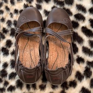 Ahnu karma latitude leather sandals